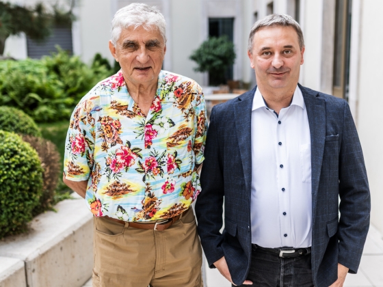 Nagy váltás jön a cégeknél: a vezetőknek már nemcsak embereket kell irányítaniuk