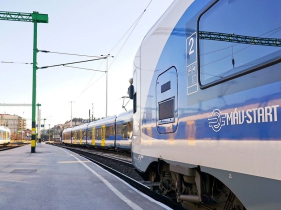 Elkezdődött a tanév, több vonat azonban jelentős késéssel közlekedik