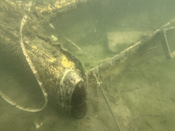 Kétütemű Trabant roncsa bukkant elő az alacsony vízállású Dunából + videó