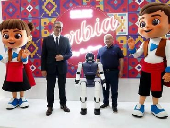 Gépfegyveres robotkutyák készülnek a szomszédban – áttörést hoz a kínai óriásberuházás