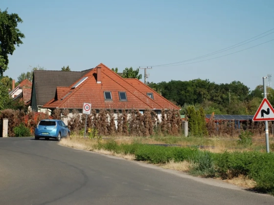 Napi száz kamionforduló Szeged egyik kertvárosában: 9 kilométerrel arrébb kezelhetik a BYD-gyár ipari hulladékát