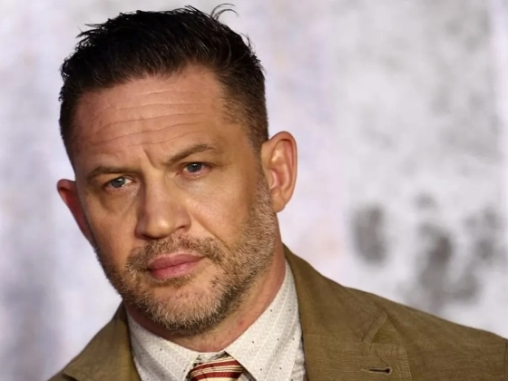 Hónapok óta várjuk: most megérkezett – Tom Hardy kiadta első zenei albumát