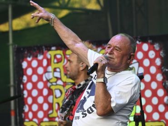 Magyar Péter óriási ajándékot ad Nagy Ferónak, jelentősen megugrik a havi bevétele