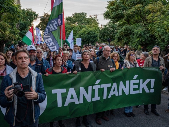 Újra taníthat két, korábban polgári engedetlenség miatt kirúgott tanár