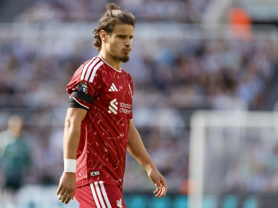 Botrány a láthatáron? A Liverpool focistája lájkolt egy videót, amiben éppen a magyar csapattársát osztják bloggerek