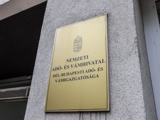 102 ezer forintos adó-visszatérítésről szóló sms-t kapott? Át akarják verni!