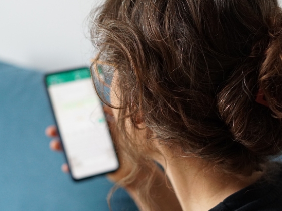 Most érkezhet meg ez az SMS a telefonjára, súlyos figyelmeztetést adott ki a NAV