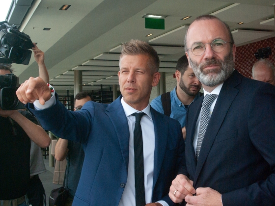Magyar Péter Budapesten tárgyalt Manfred Weberrel: megoldás születhet a napi egymillió eurós bírságra?