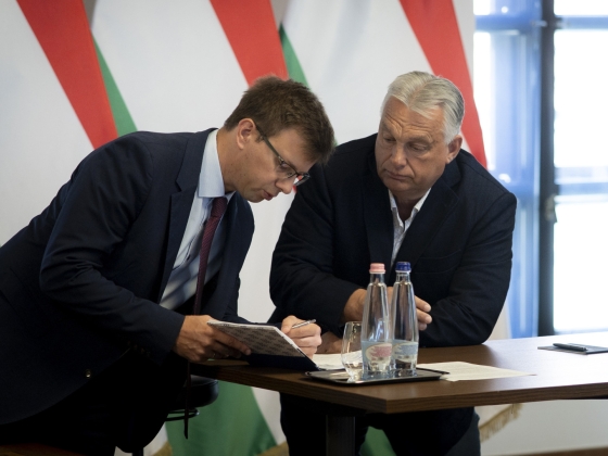 Megszólalt Orbán Viktor jövőjéről a Fidesz előretolt vezére: akár a szabályokat is borítanák a visszatéréséért