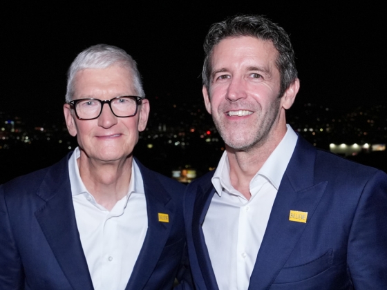 Ki az a John Ternus, aki átvette az Apple vezetését Tim Cooktól, és hová irányítja a multibillió dolláros birodalmat?