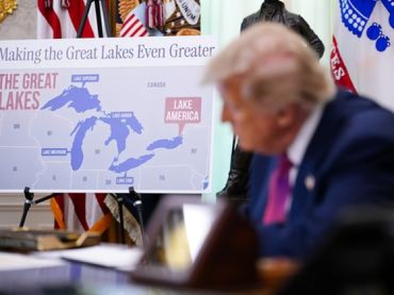 Újabb győzelmet aratott Trump: a Google után az Apple is beadta a derekát