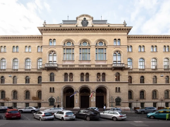 Fővárosi Törvényszék: Nem azért indult dolgozójuk ellen eljárás, mert kiállt egy bántalmazott nő mellett
