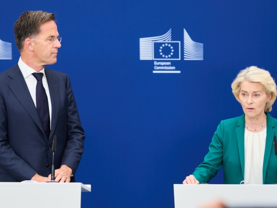 Ursula von der Leyen a NATO-főtitkár oldalán jelentette be válaszlépéseit