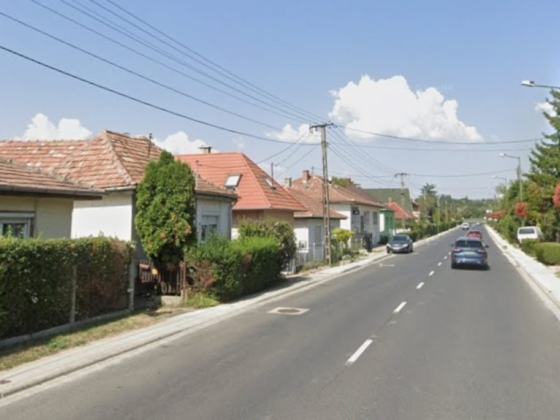 Gyanús autó keltett riadalmat Balatonfűzfőn, aztán kiderült, hogy csak egy házaspár nosztalgiázott a városban