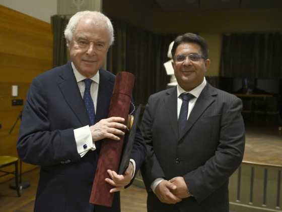 A Magyarországra visszatérő Schiff András díszdoktori oklevelet kapott a Liszt Ferenc Zeneművészeti Egyetemtől