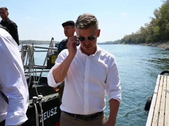 Kikezdte a Duna a paksi fenékküszöböt, betonkockákkal próbálják stabilizálni