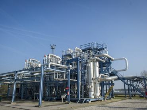 Tovább drágult a földgáz és a kőolaj, az európai tőzsdék viszont veszteséggel zártak