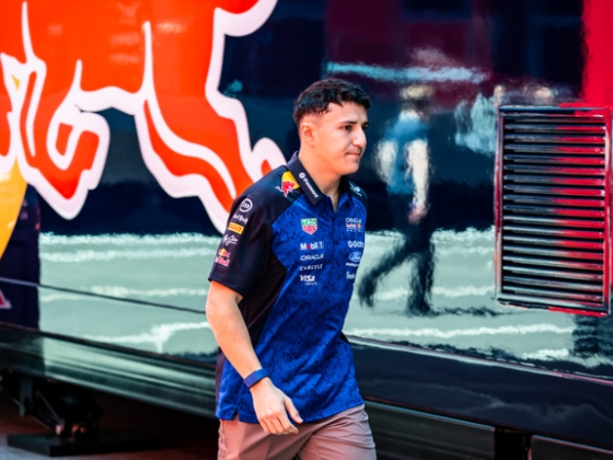 Lassan gyógyul a Red Bull-pilóta sérülése, Monzában sem tud autóba ülni