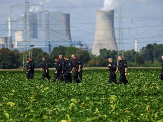 Bombákat találtak az erőműnél: terrorveszély és szabotázshullám bénítja Európát
