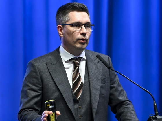 Balog Ádám lemondott kamarai tisztségeiről