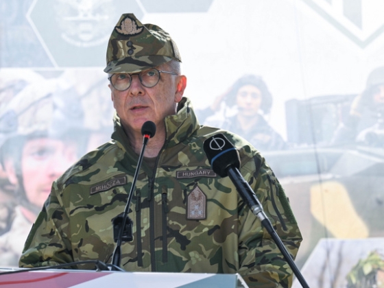 Baka András felmentette a vezérkari főnök helyettesét