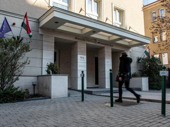 105 millió forintot keresett tavaly Schadl György felesége a végrehajtói irodájából