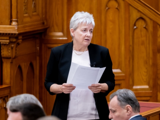 Nagy bejelentést tett a kormány, több százezer diákot érint a döntés