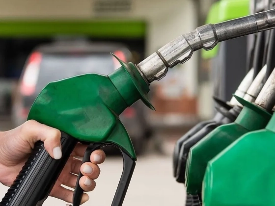 Ennek nem fognak örülni az autósok, újabb jelentős változás az üzemanyag árában