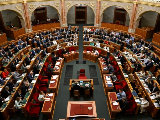 A, B és C hét szerint fognak ősztől ülésezni a parlamentben