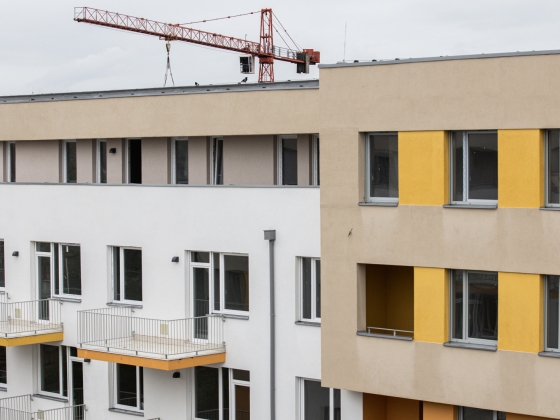 Meglepően jó magyar lakhatási adat jött, de van egy réteg, ahol továbbra is nagy a baj