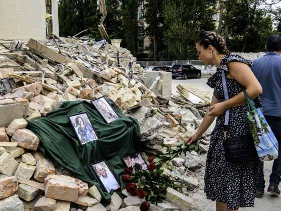 Fejbe és gyomron lőtte egy merénylő a kijevi gyerekkórház lebombázásáért felelősnek tartott orosz tábornokot
