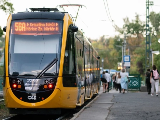 Újabb korszerű villamos állt forgalomba Budapesten – több vonalat is érinthet a változás