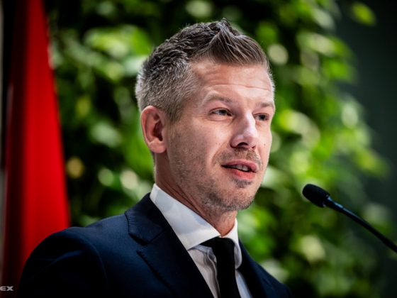 Magyar Péter: Ukrajna háborúban álló ország, nyilvánvalóan nem áll készen az uniós csatlakozásra