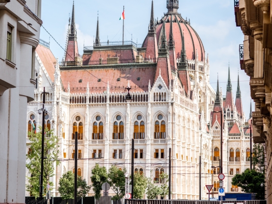 Tisza-kormány: a piac bizalma még kitart, de ősszel jön az igazi teszt