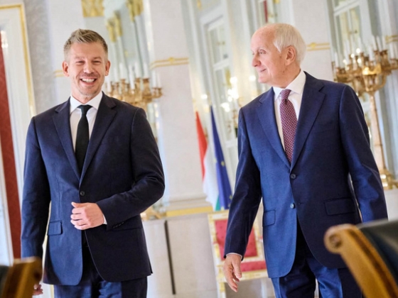 Baka András megmutatta, hogyan zajlott a négyszemközti találkozó Magyar Péterrel