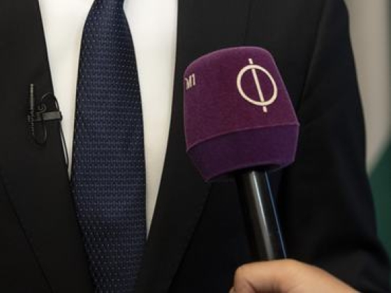 Teljesen új alapokra helyeznék a közmédiát, de nem azt figyelnék, mit mond Magyar Péter
