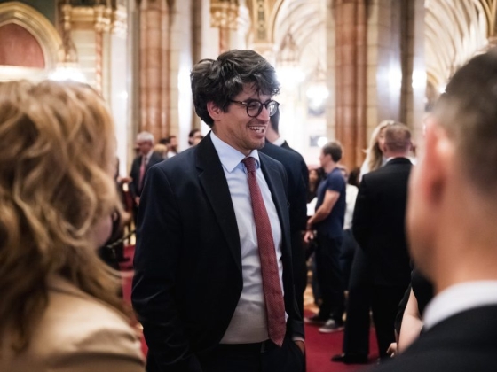 Velkey György konkrét cégeken mutatja be, mekkora túlárazások voltak az állami Covid-beszerzéseken