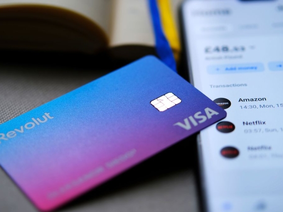 A Revolut a Nyugat kapuján dörömböl: megkapták az ideiglenes engedélyt az USA-ban – ez lehet e következő nagy terjeszkedés kezdete?