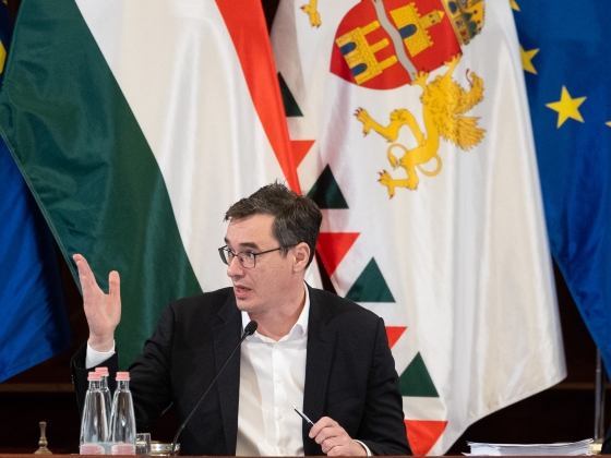Karácsony Gergely biciklin jelentette be, visszatért a közmédiába