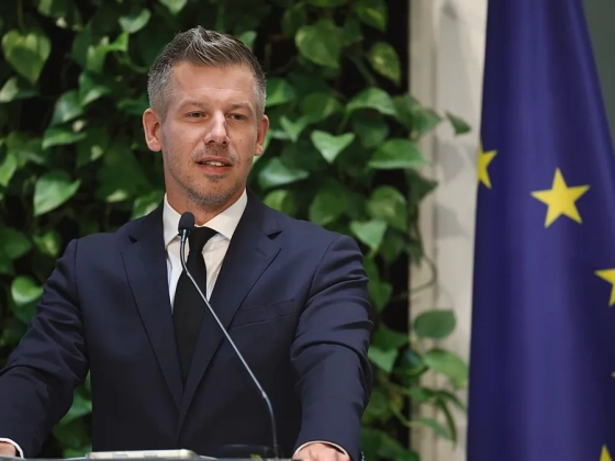 Magyar Péter bejelentette: jövő januártól 10%-kal emelik a megváltozott munkaképességűek ellátását