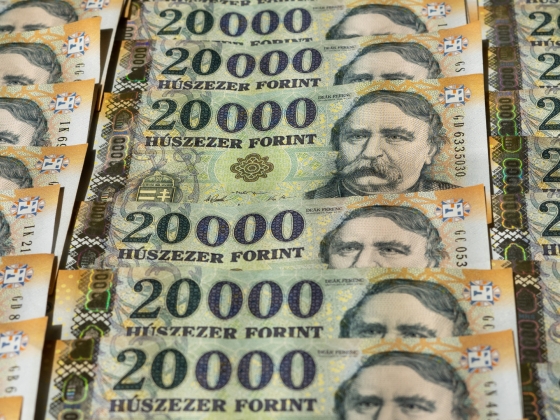 Most 100-150 ezer forintot ad ingyen az állam a fiataloknak: mutatjuk, hogyan igényelhető az összeg