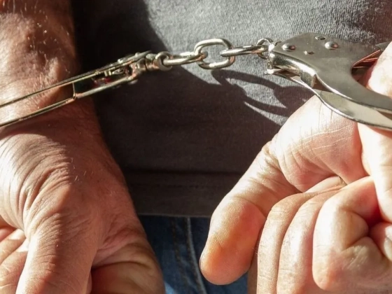 Azt hitték, lőnek Pesterzsébeten: csúzlival lövöldöző férfit állítottak elő