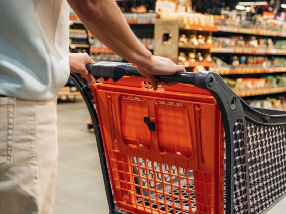 Gyanúsan lecsökkent a gyűlölt adóból idénre várt összeg, ez már a Lidl, Aldi, Spar, a Tesco és társaiknak szólhat – aranykort ígértek a vásárlóknak, ha ez bekövetkezik