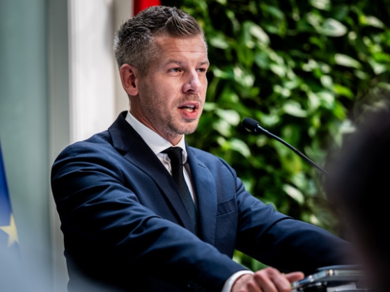 Két miniszterére is fontos feladatot bízott Magyar Péter, felgyorsítanák a büntetőügyeket