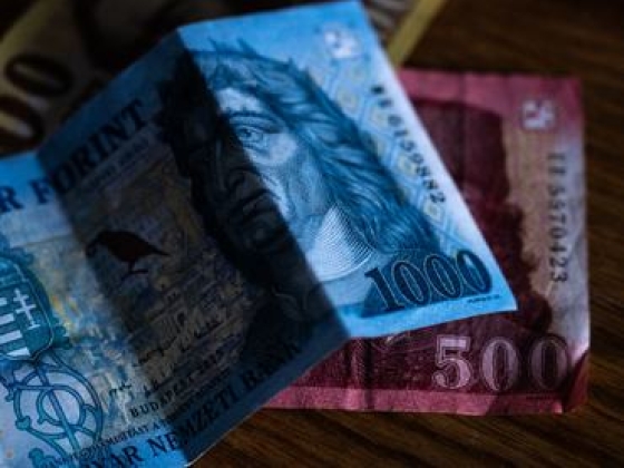 Megjelentek az új ezer forintos bankjegyek