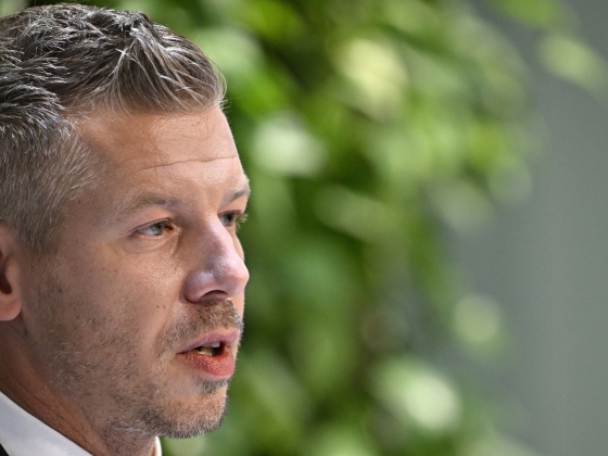 Magyar Péter: kirúgták a Mandiner vezérigazgatóját