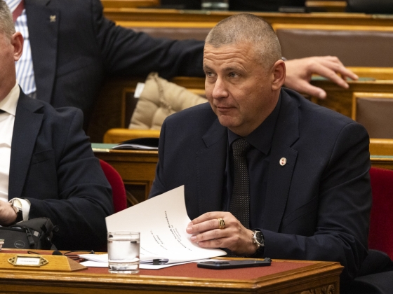 Ruszin-Szendi szerint NER-es módszerekkel támadják a katonai nemzetbiztonság élére jelölt Szuvák Attilát, Hadházy szerint épp ez idézi a régi rendszert