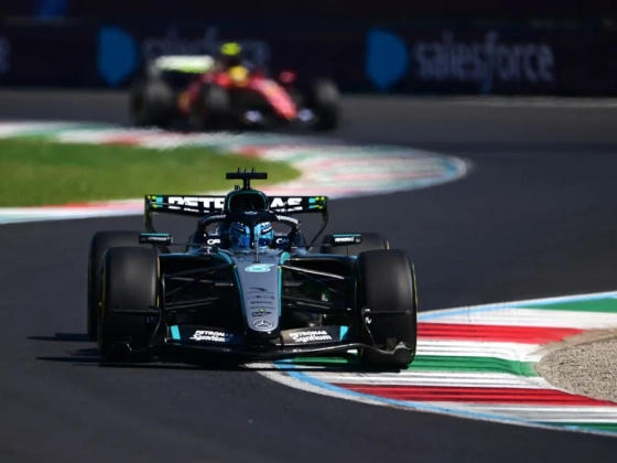 Russell visszavágott a Ferrarinak, Verstappen mindenkit sokkolt Monzában