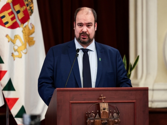 Zugló polgármestere: Tett egy szívességet Gajdos László minisztériuma a kábítószer-kereskedőknek