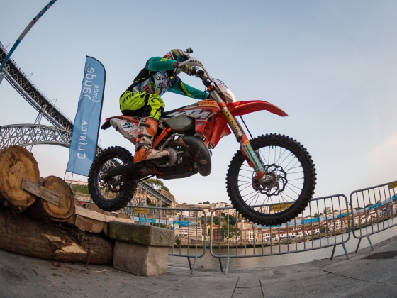 Súlyos motocrossbaleset Szentgotthárdon: mentőhelikoptert riasztottak a helyszínre